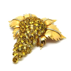 Broche importante
