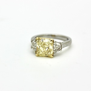 Bvlgari diamond Fancy Yellow